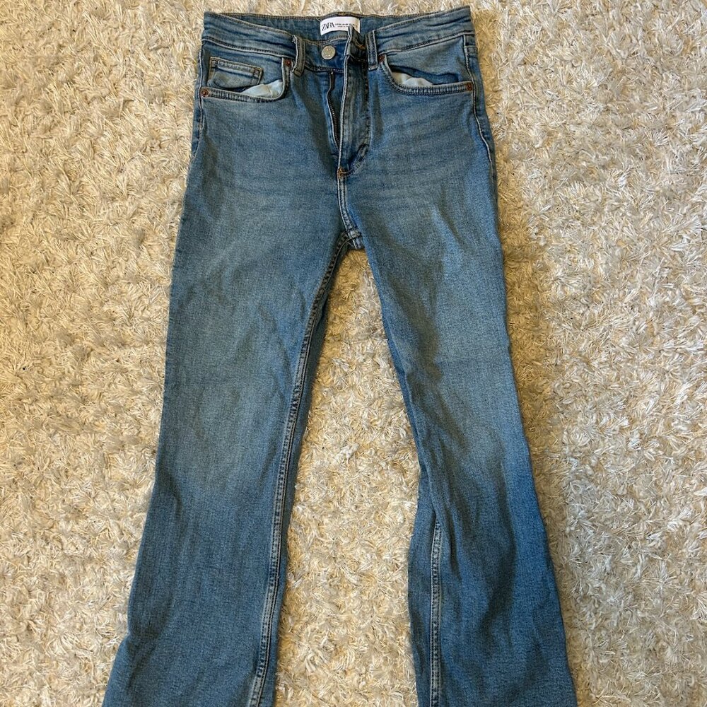Zara Min Flare Jeans Size 6